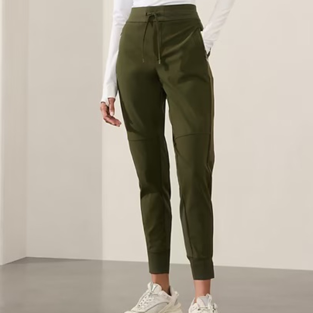 🔖NWT/NEVER OPENED Athleta Headlands Hybrid Trek Jogger Olive Size 2 Petite